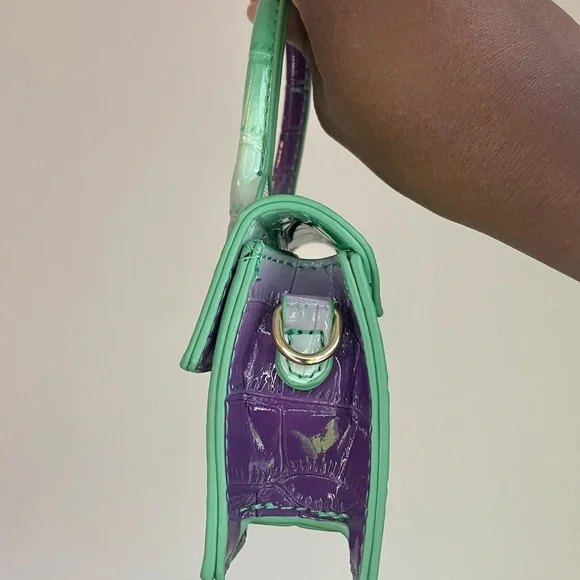 Purses - Picture 2 of 4